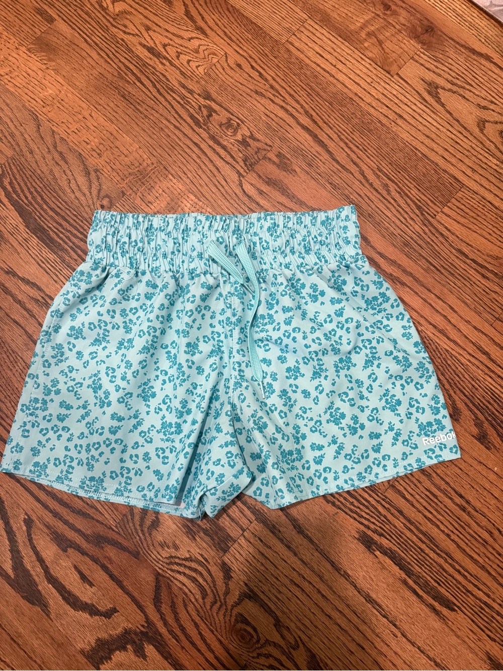 Reebok Women’s Aqua Floral-Print Athletic Shorts small